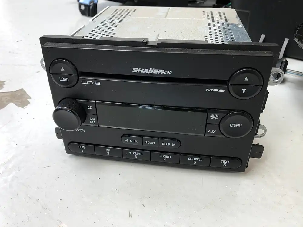 Custom Audio bilstereo monteringsbilleder Ford Mustang