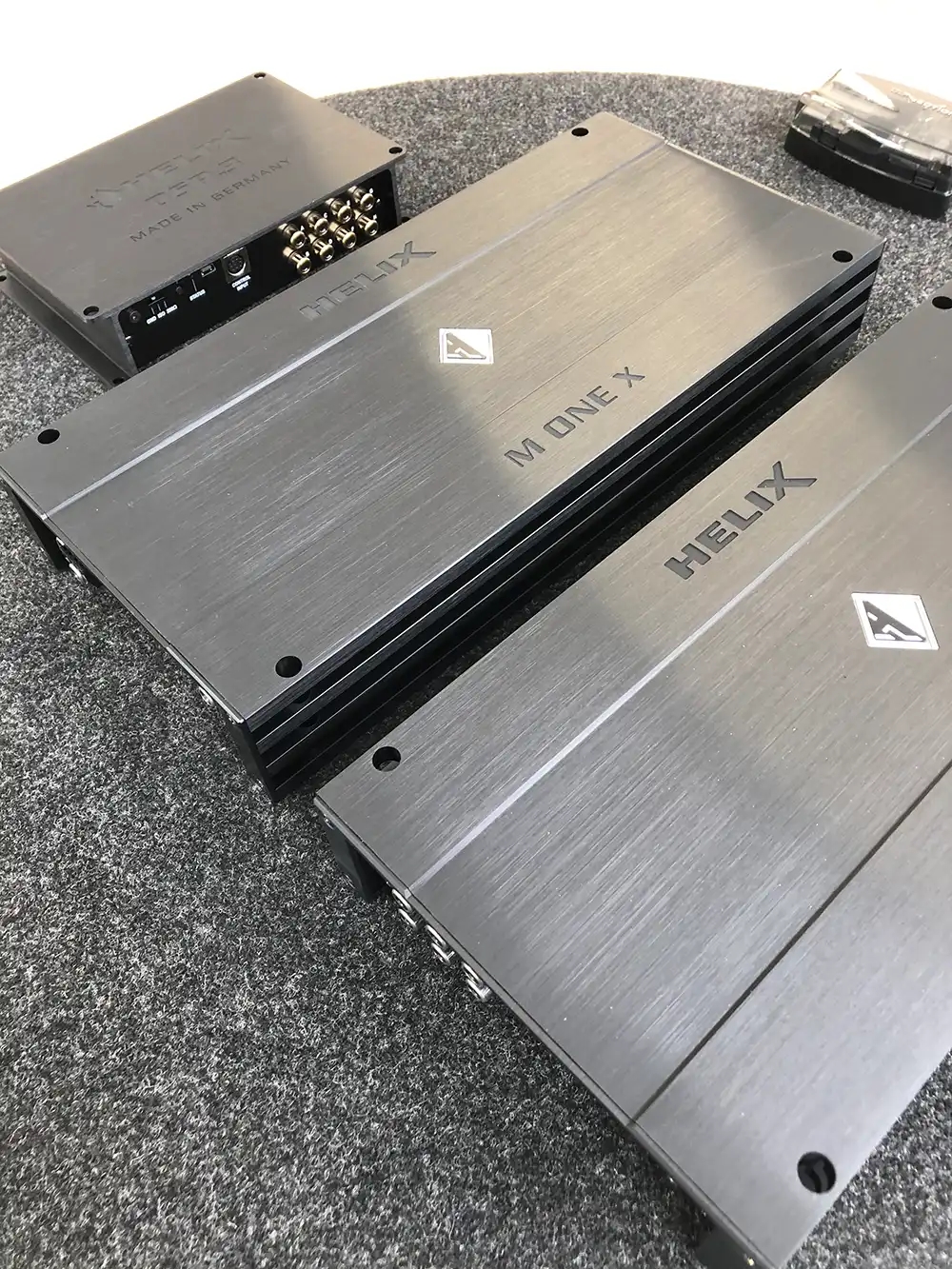 Custom Audio bilstereo montering i Ford Mustang