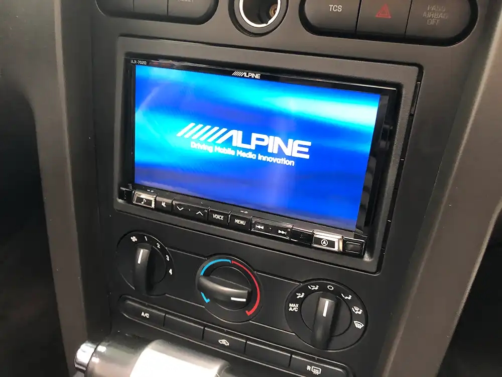 Custom Audio bilstereo monteringsbilleder Ford Mustang