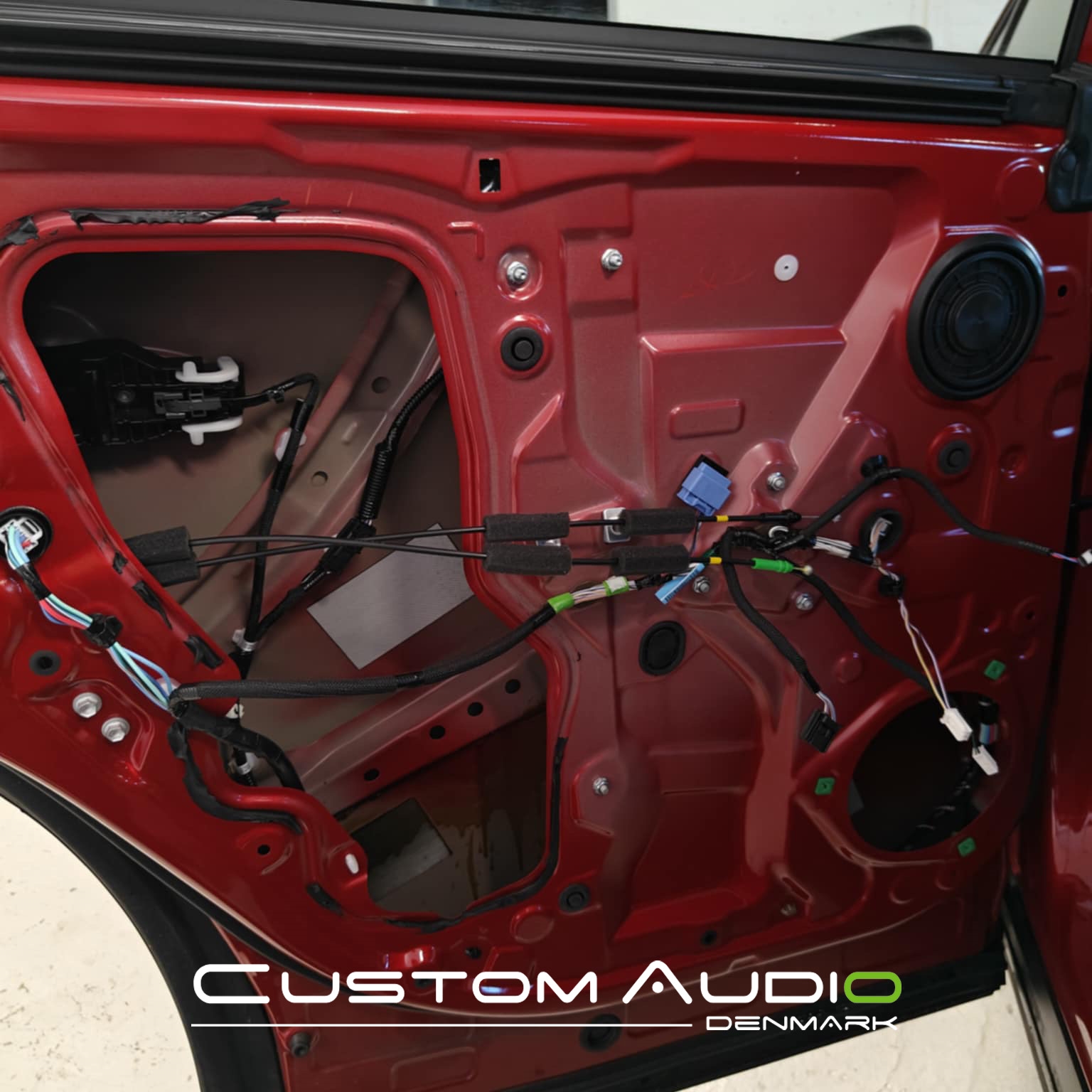Toyota bZ4X bilstereo montering