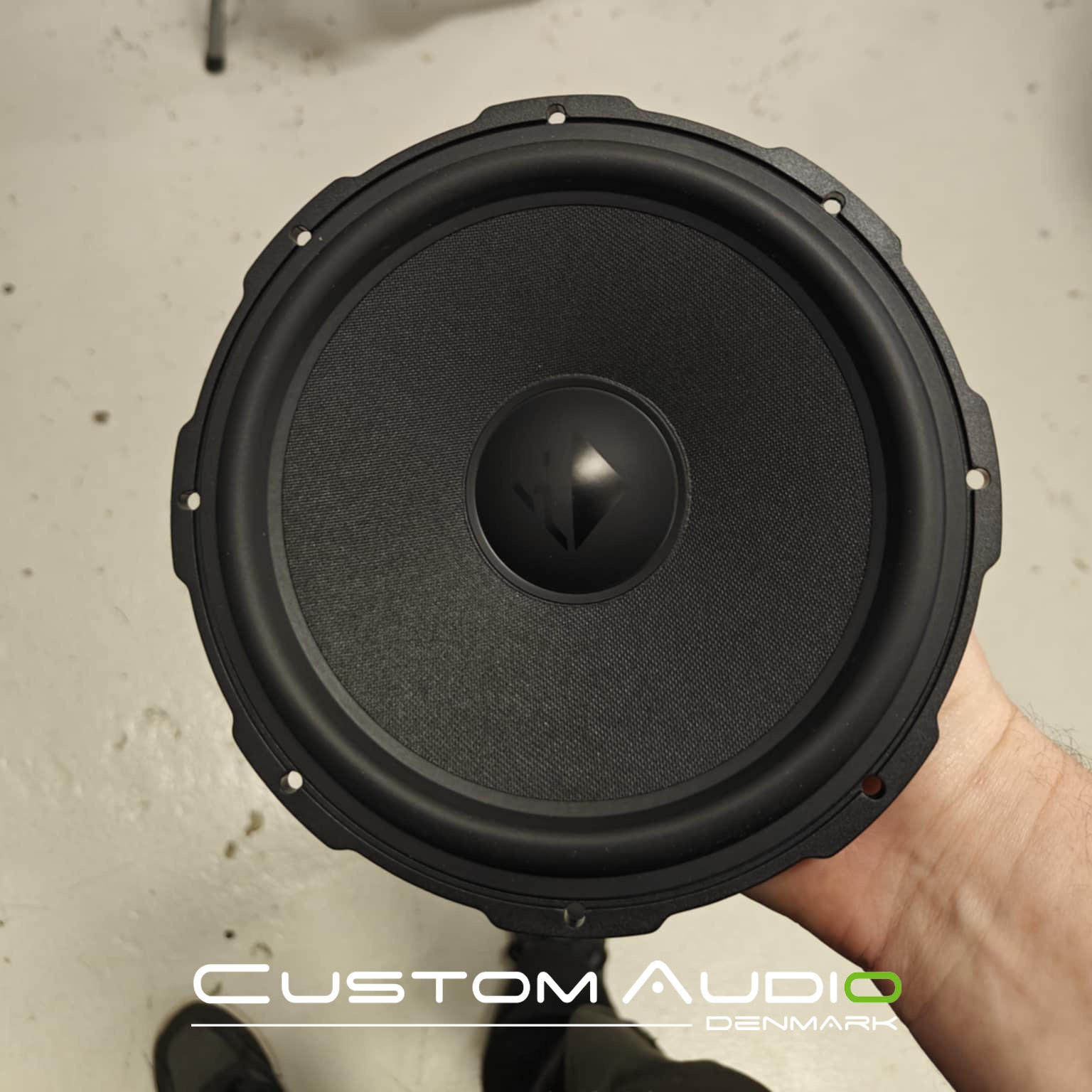Toyota bZ4X bilstereo montering