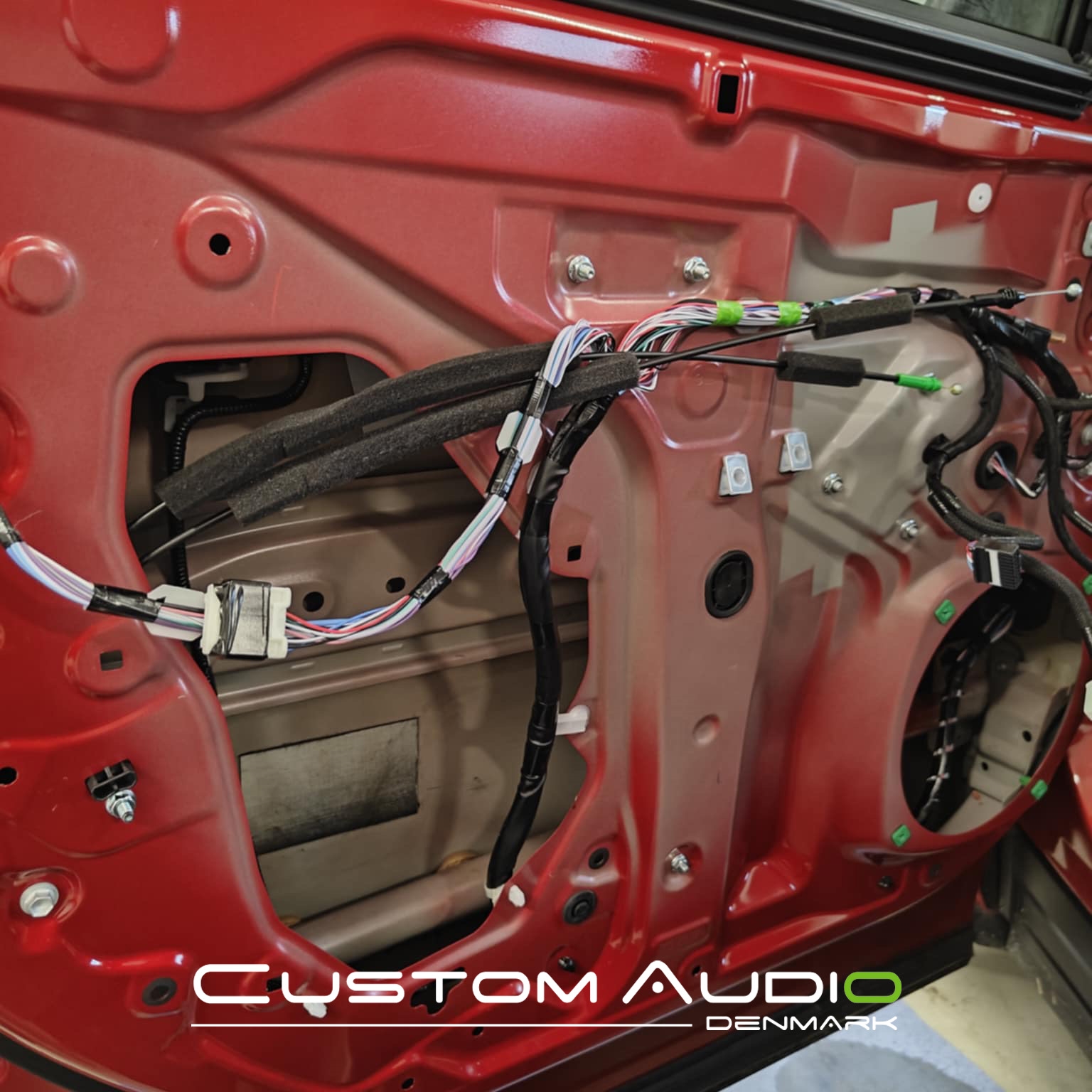 Toyota bZ4X bilstereo montering
