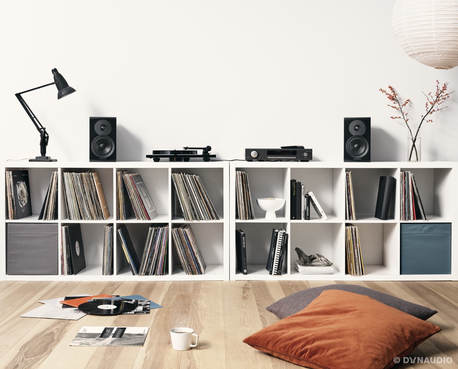 dynaudio-emit-10-lifestyle