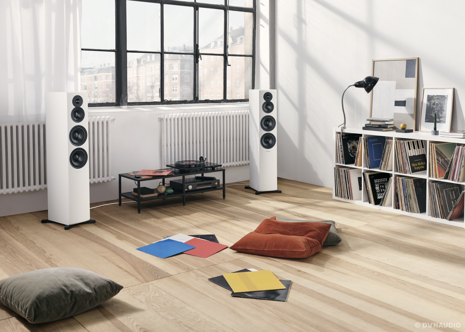 dynaudio-emit-50-lifestyle