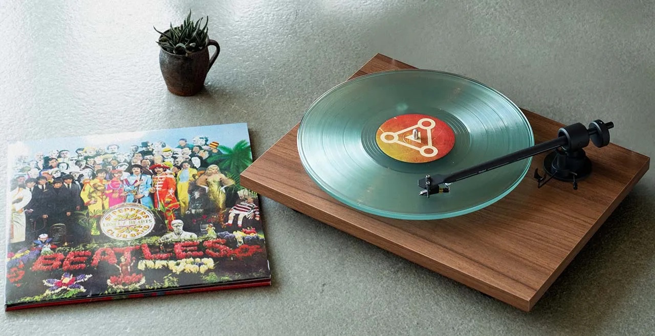 pro-ject-T1-lifestyle