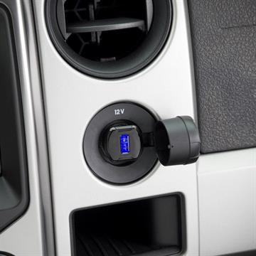  Scosche reVOLT USB oplader til bil (1 USB) 12 Watt monteret i en bil