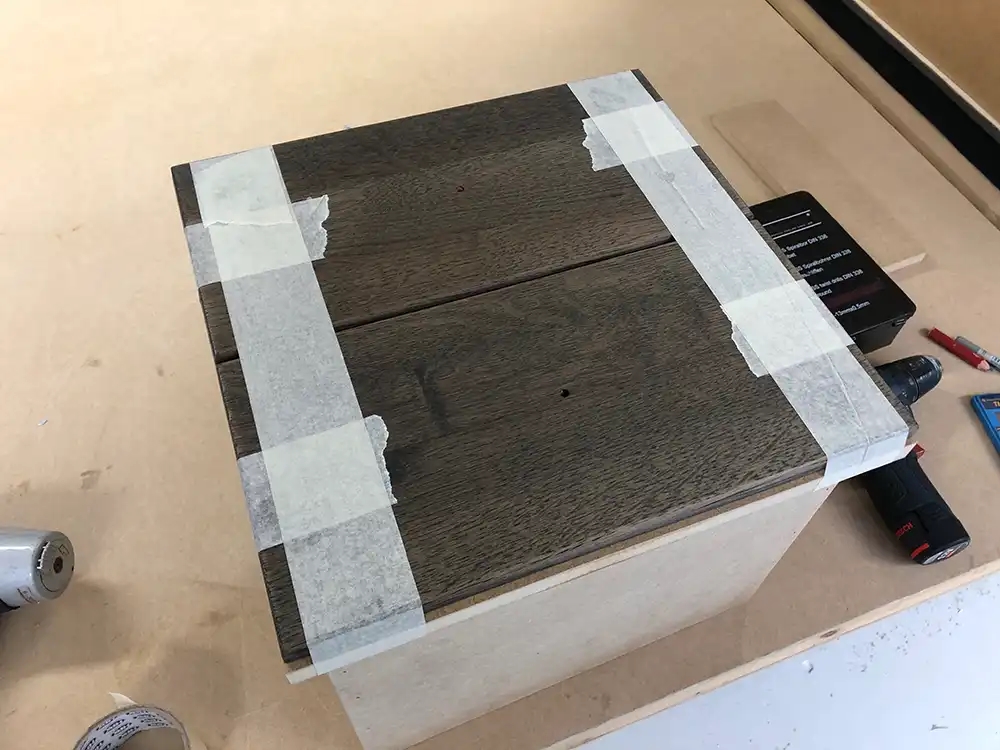 Custom Audio billeder af montering af subwoofer i skæmk