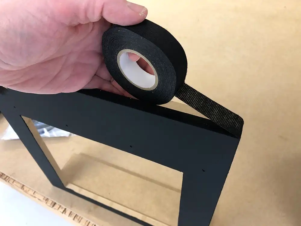 Custom Audio billeder af montering af subwoofer i skæmk