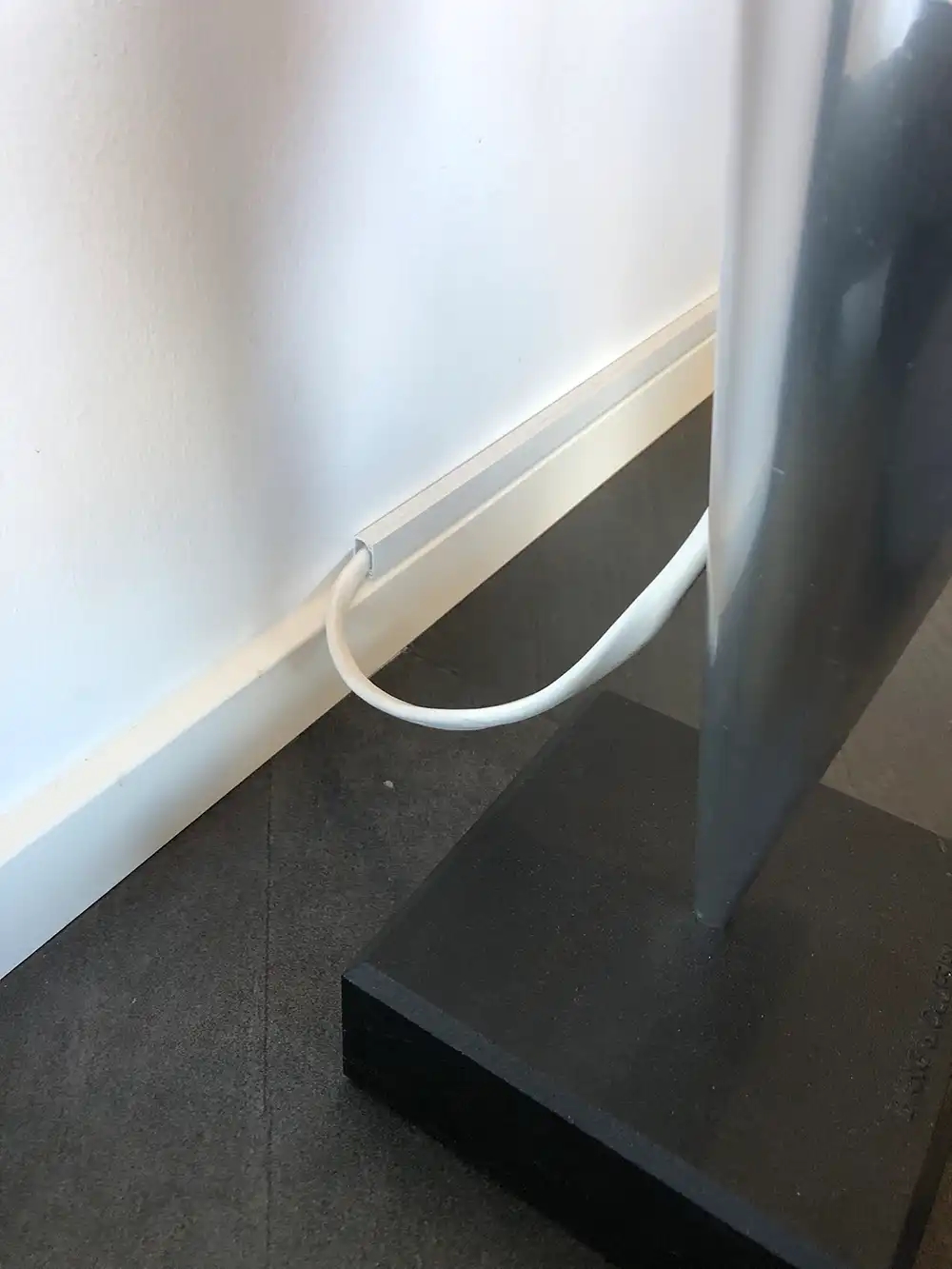 Custom Audio billeder af montering af subwoofer i skæmk